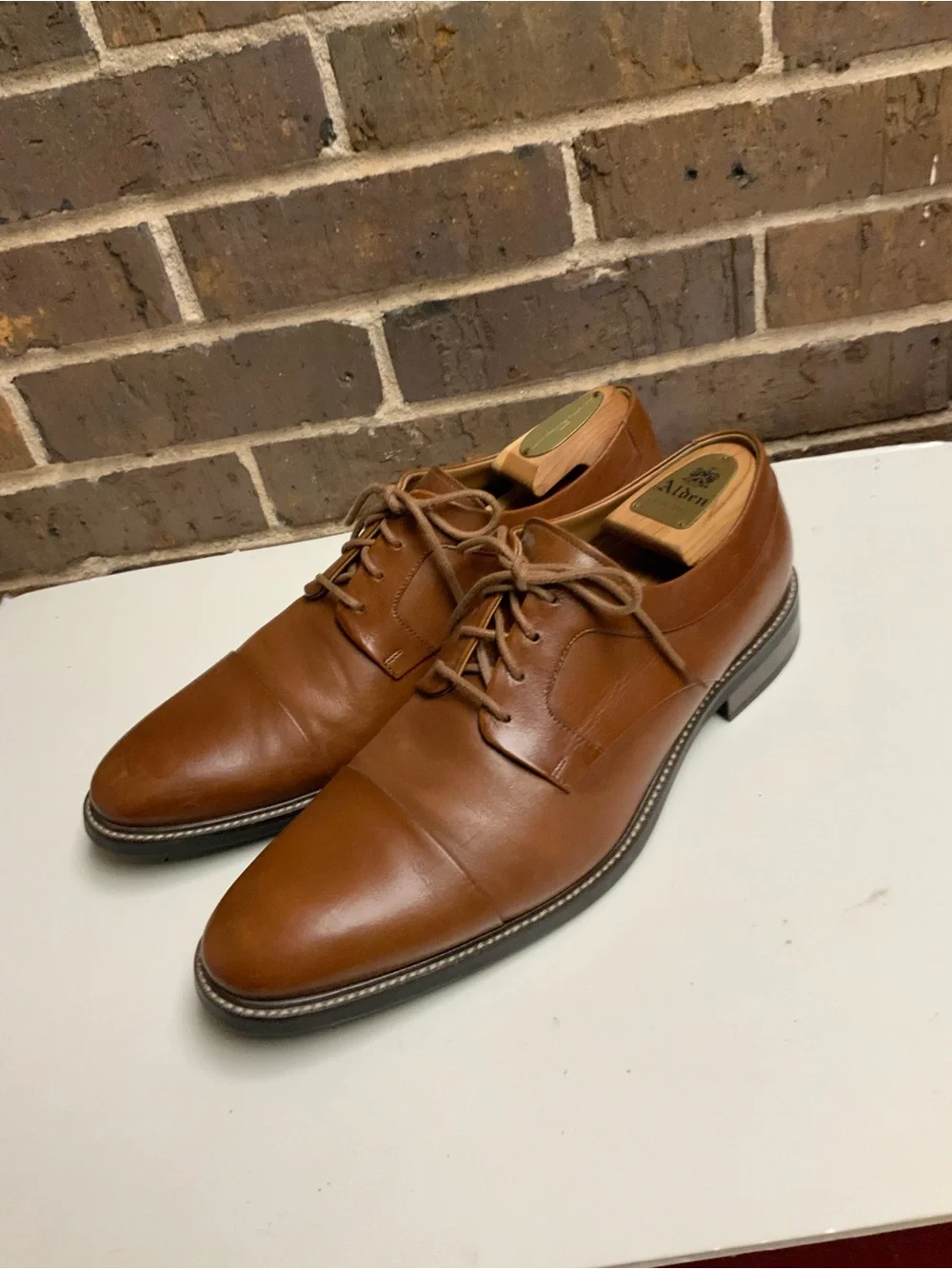 Men's Tan Leather Derby Dress Shoes - Sleek Cap-Toe Style
